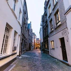 'de Moriaan' Boutique In Historical Antwerpen