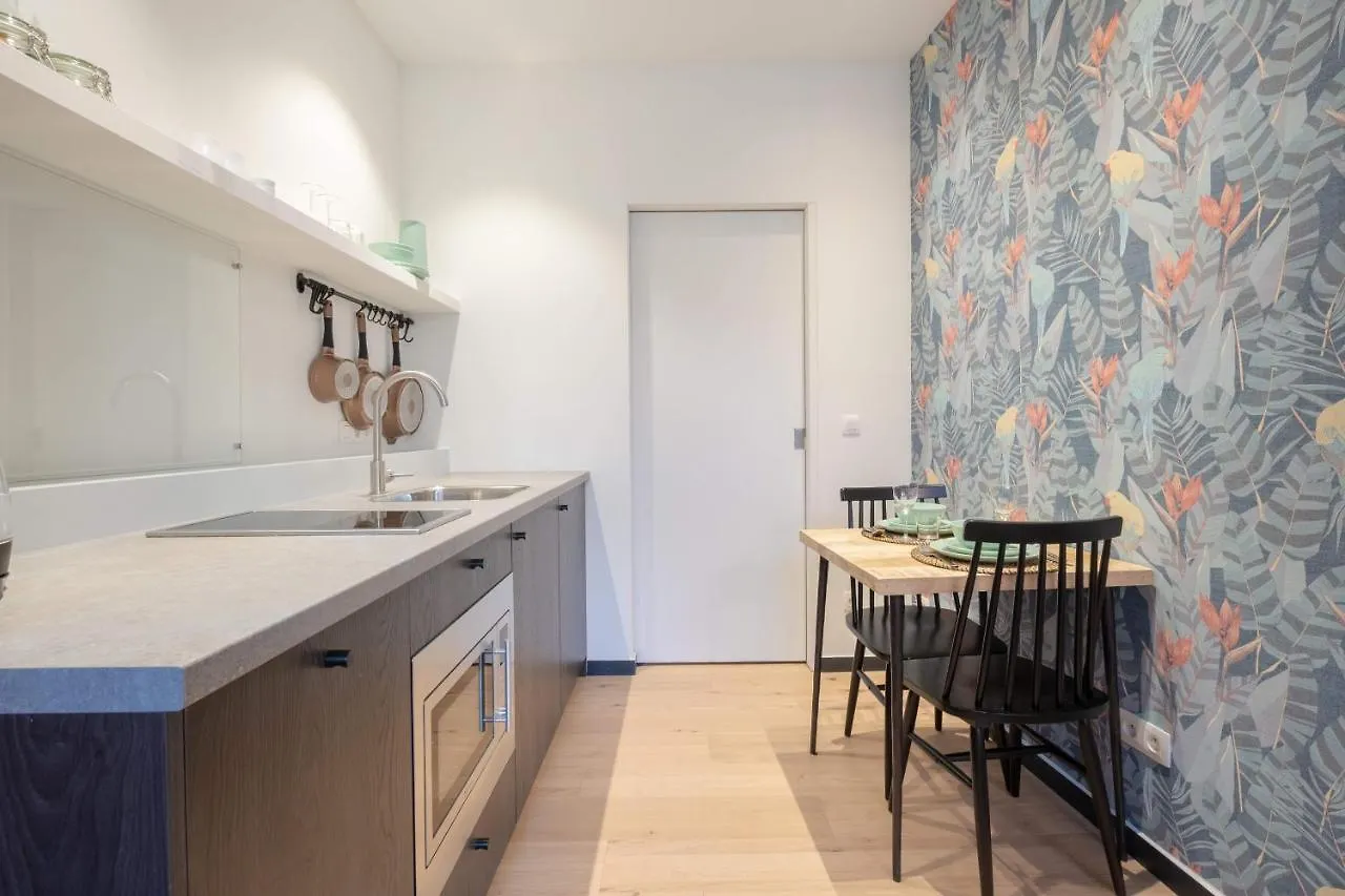 Ferienwohnung Shway - The Light Blue Parrot Antwerpen Apartment